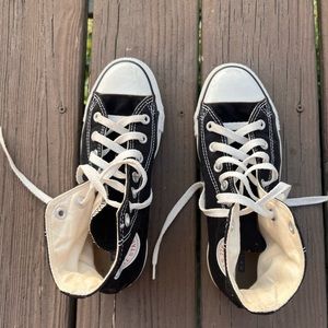 Black & White High Top Converse (men 5, women 7)